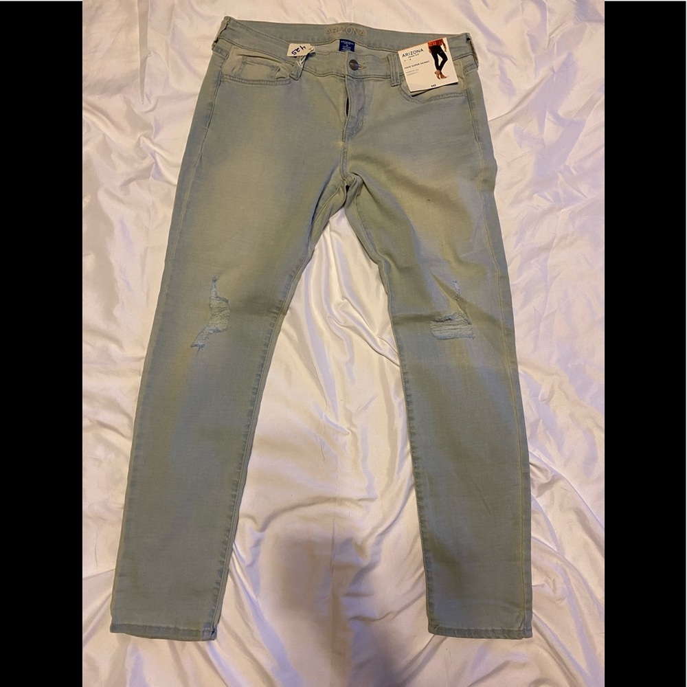 NWT Arizona Jean Co. Denim jeans. Size 13 Juniors.